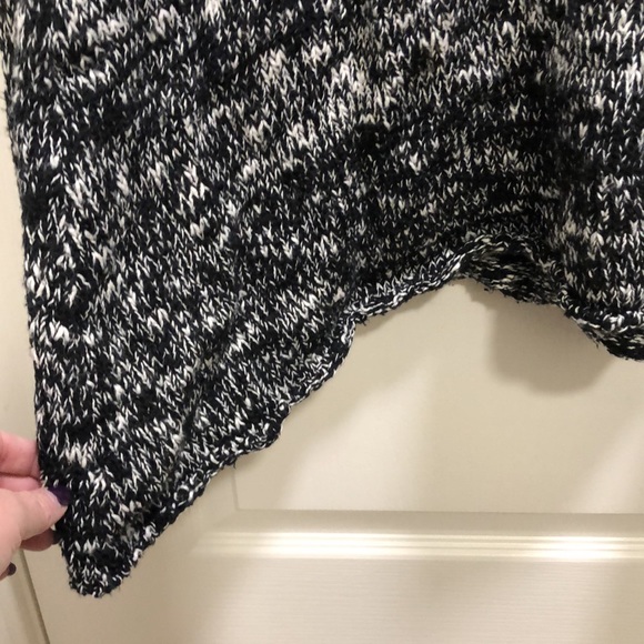 Volcom Sweater with Hood - Picture 3 of 4